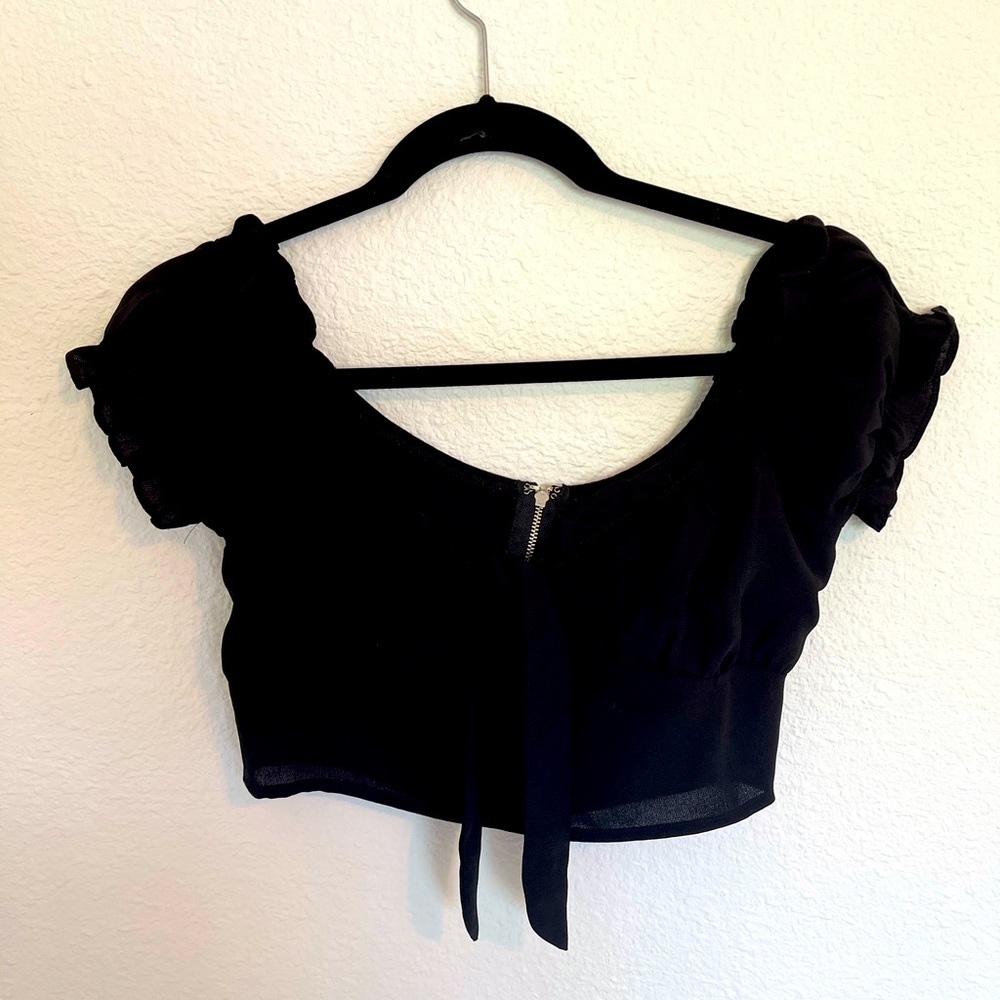 Forever 21 Tie front black crop top